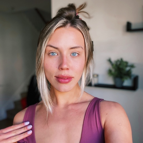 Meet your Posher, Brittany - Picture 1 of 1